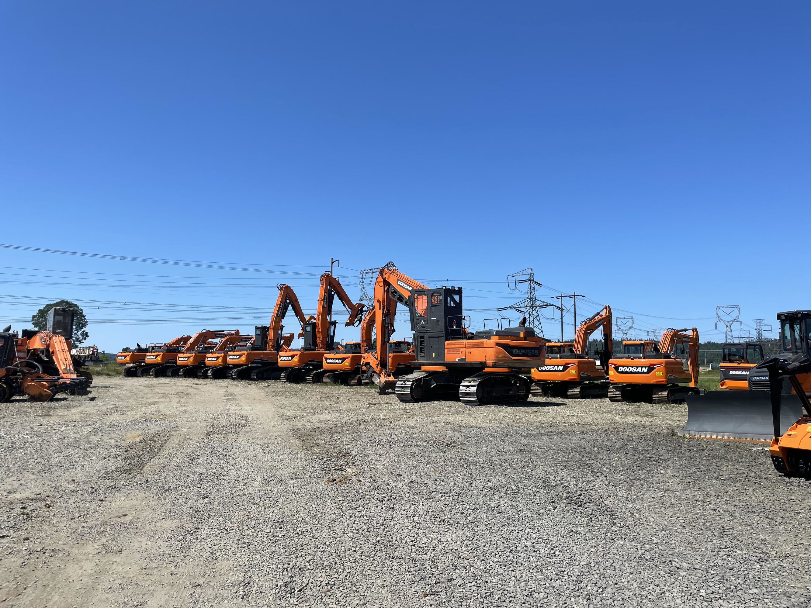 Cascade Trader Chehalis Washington Yard DEVELON Machines